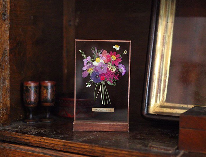 Glass Specimen Peaceful Bouquet 02 季節の花束ガラス標本 はいいろオオカミ 花屋西別府商店