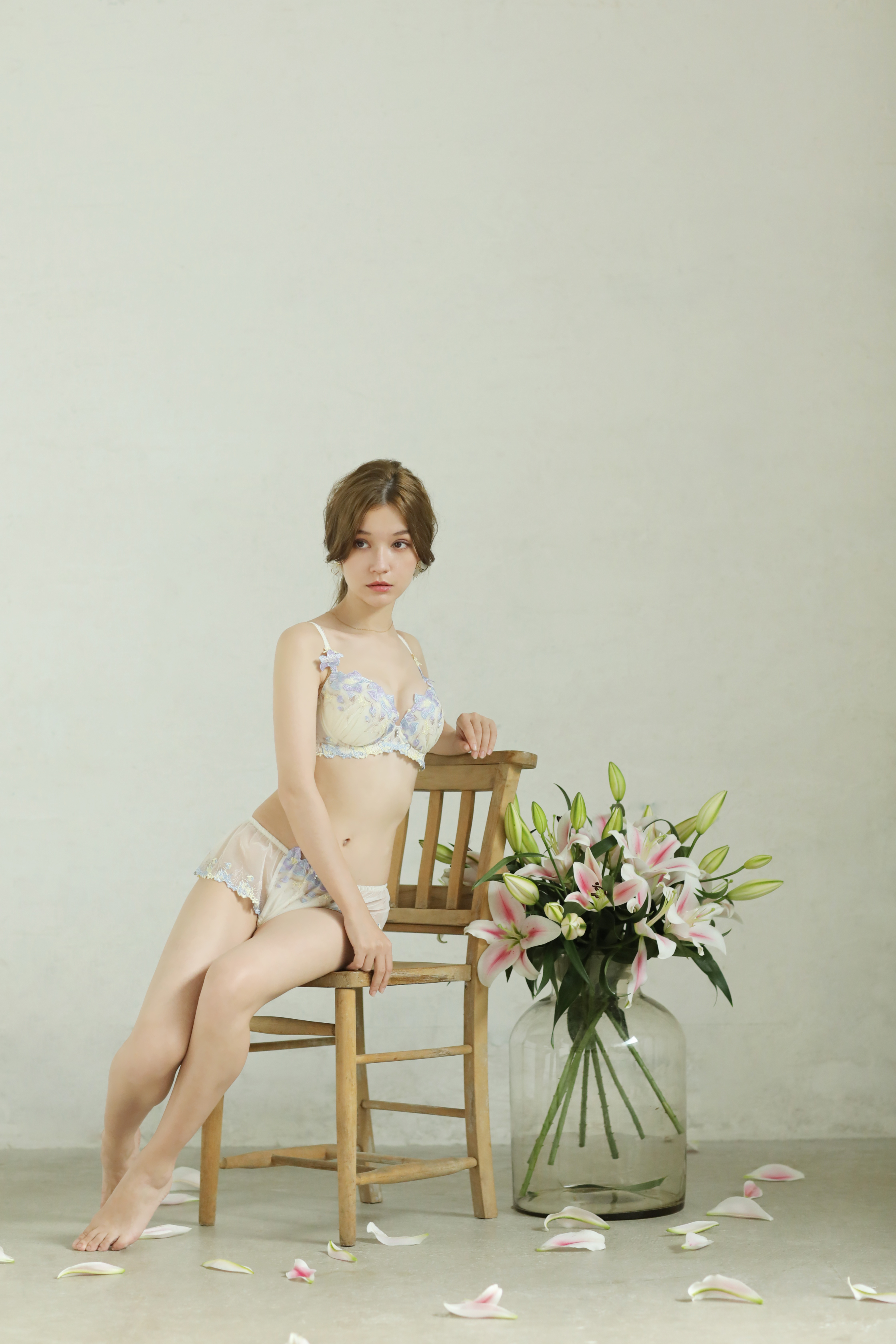 イースターリリーブラ グラマーサイズ Dolcefiora