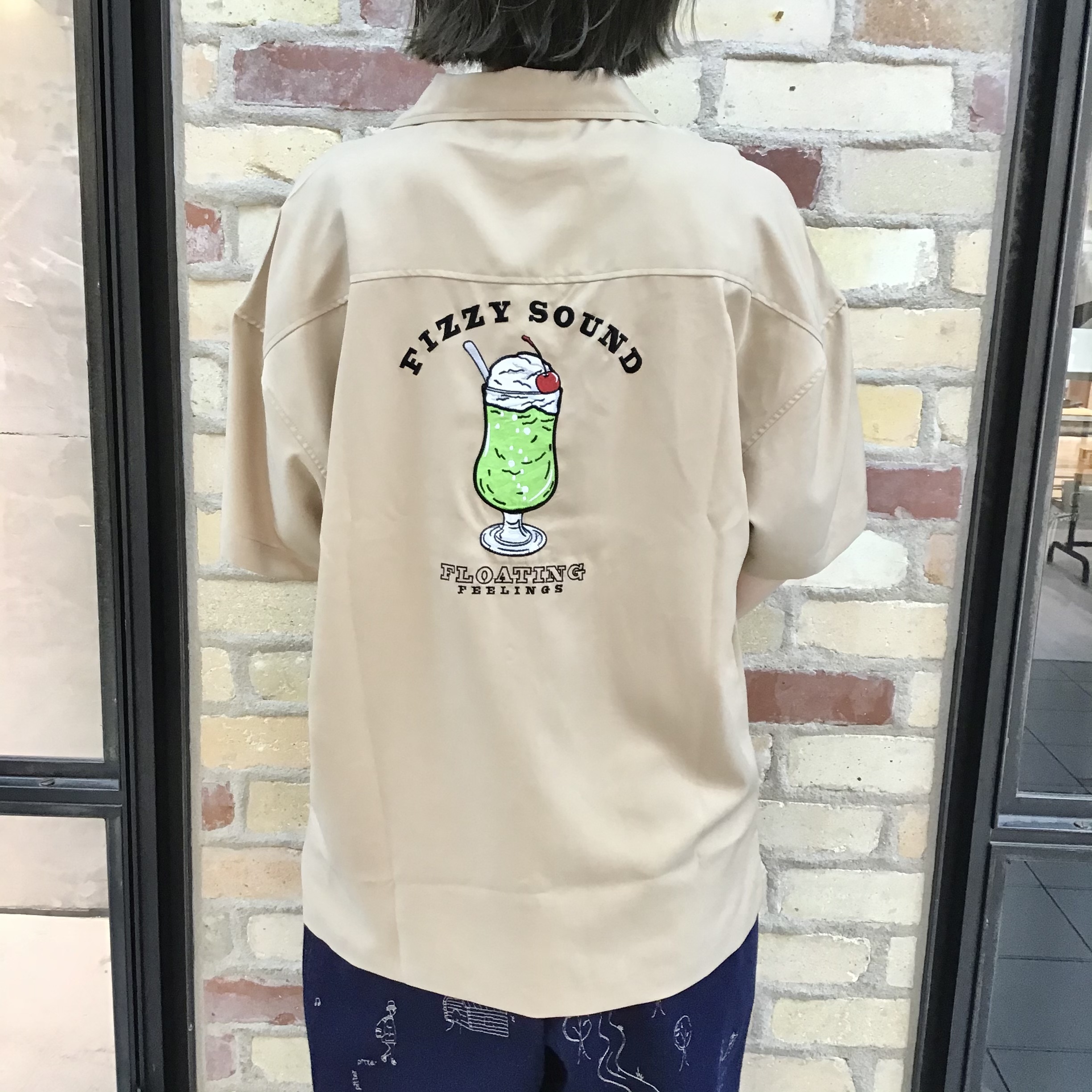 クリームソーダ刺繍半そでシャツ Jolie