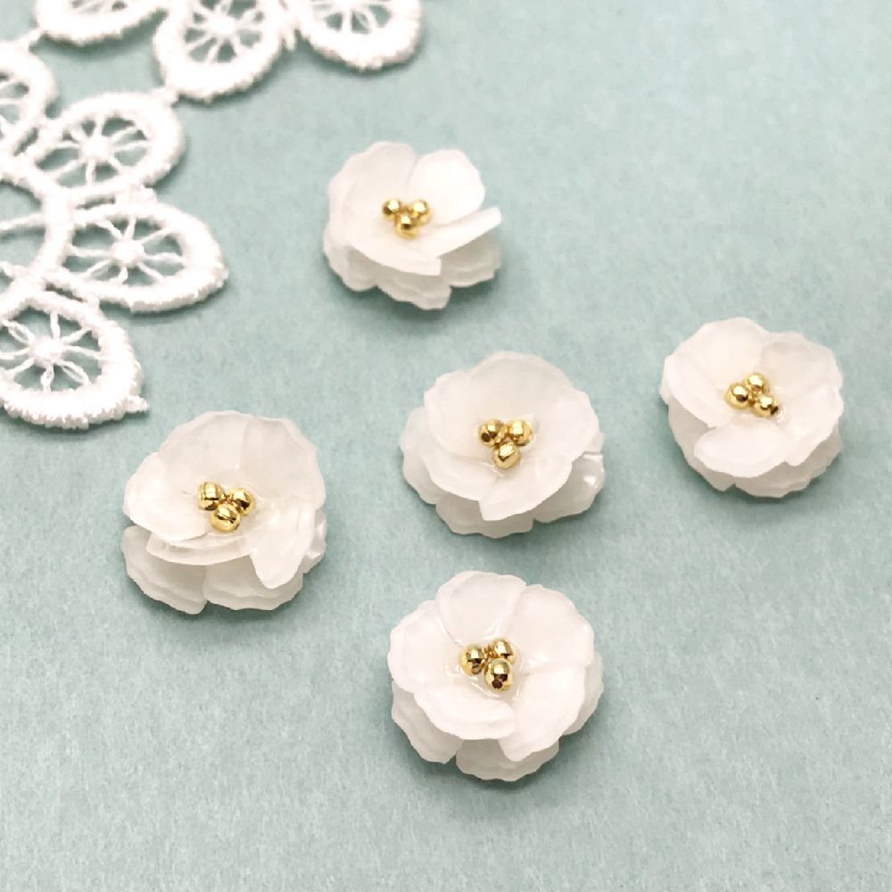 カスミソウのピアス イヤリング 大人可愛いハンドメイドアクセサリー ジュネ