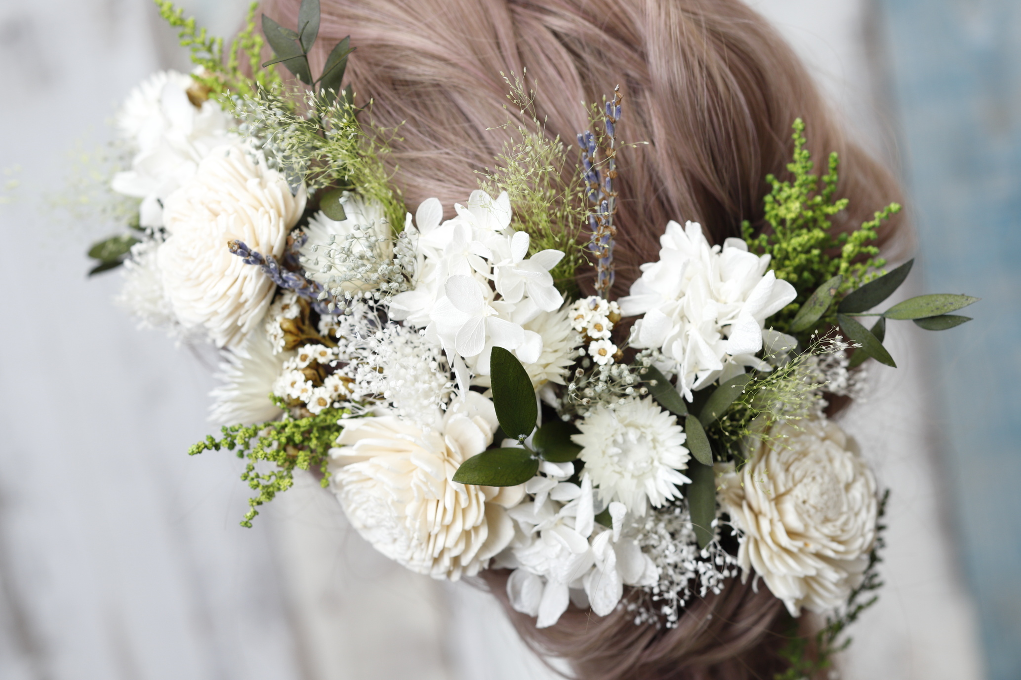 ナチュラルシルバーデイジー髪飾り　白グリーン　ウェディング　袴　振袖　成人式　ヘアドレス　ヘアパーツ　プリザーブドフラワー　ドライフラワーフラワー   cocorofleur powered by BASE