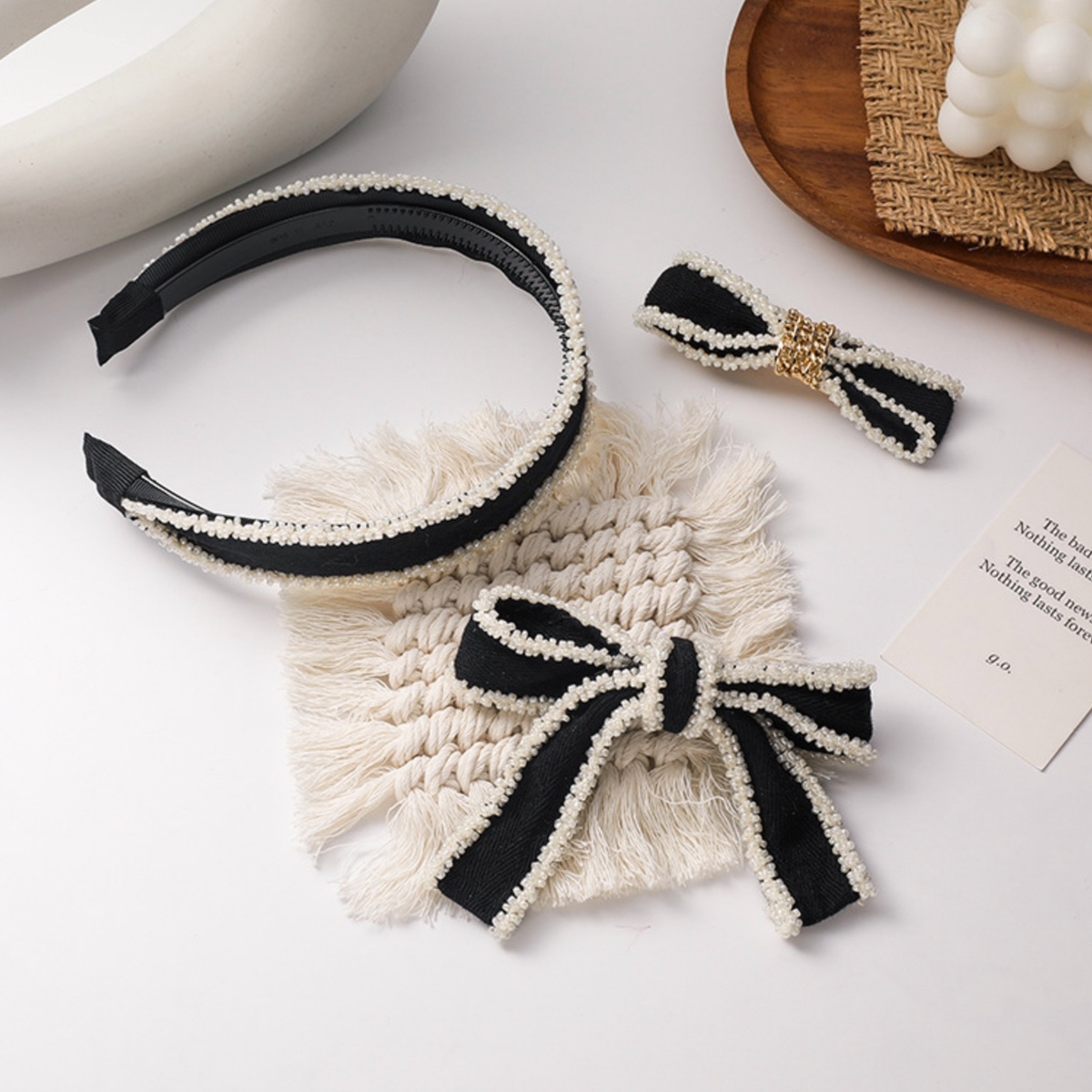 ヘアアクセサリー カチューシャ ヘアバンド 韓国 フチビジューワイドカチューシャ 大きめ おしゃれ かわいい シンプル おとな 簡単 まとめ髪 アップ ヘアー セレクトショップオンリーユー