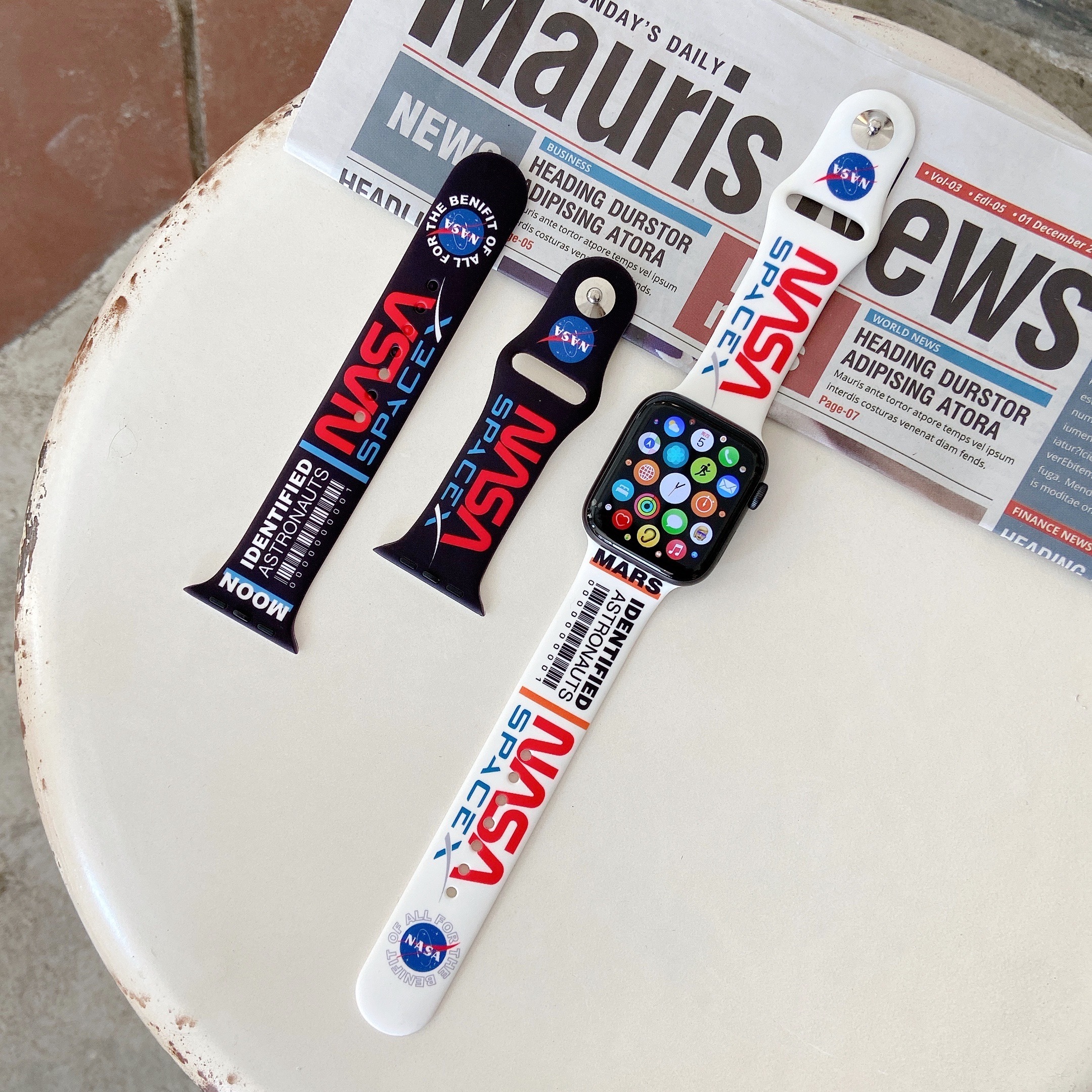 Apple Watch バンド アップルウォッチ ベルト シリコン 38 40mm 42 44mm スポーツバンド 交換用 ラバーベルト おしゃれ Nasa 宇宙探索 かわいいairpodsケース Switchカバー Iphoneケース Airtagホルダー New I