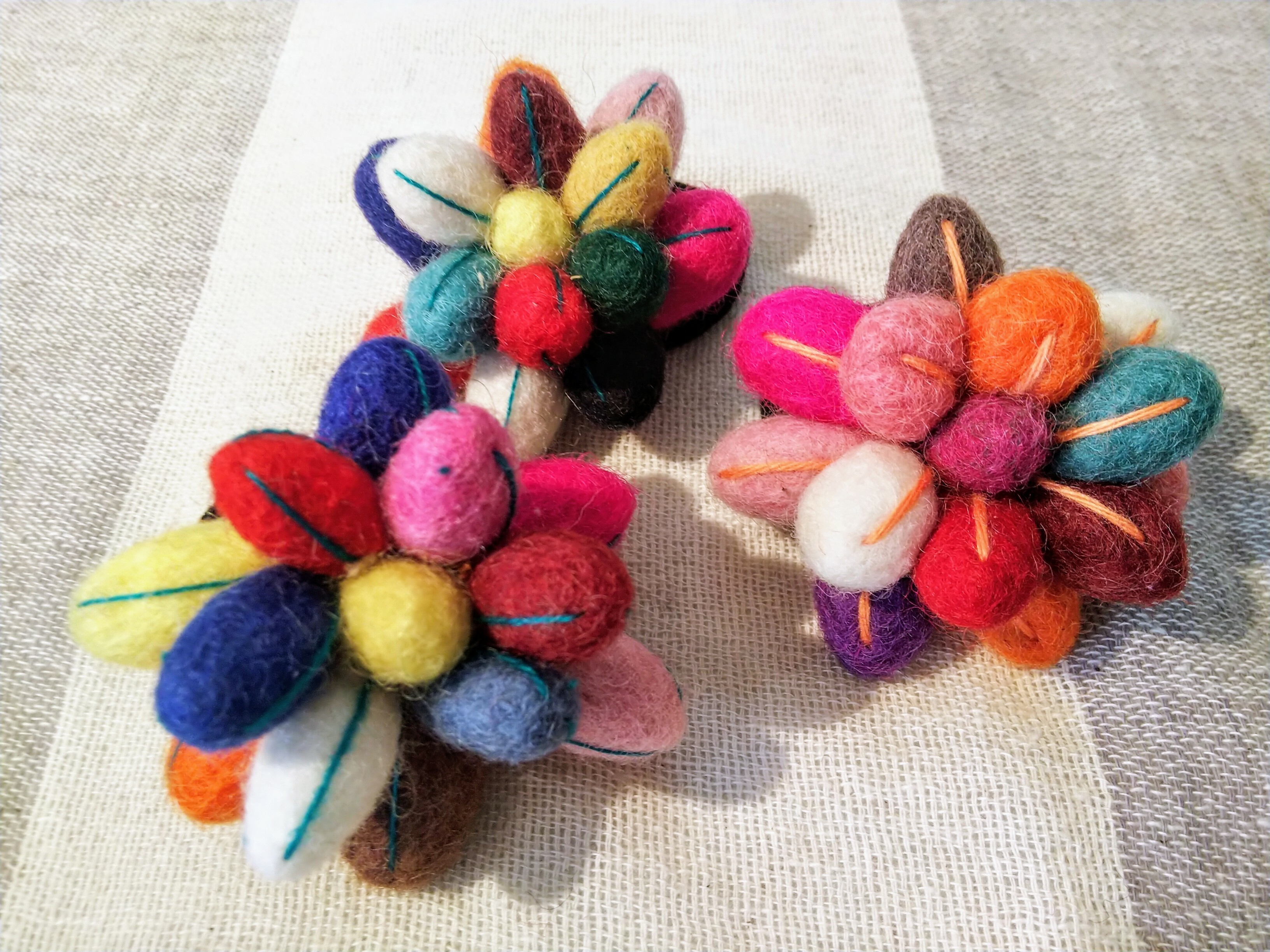 フェルトのヘアゴム Dada Na Kaka