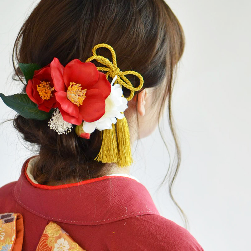 椿 ツバキ 髪飾り かすみ草 組紐リボンコーム レッド 赤 Wa110red Cha Cha 和の髪飾り専門店