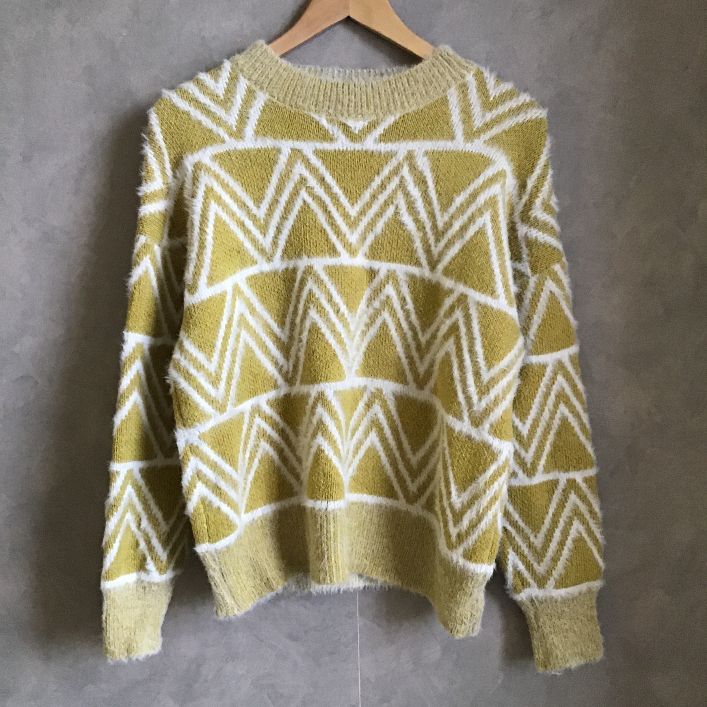 古着 幾何学模様 三角 イエロー 厚手 ニット トップス サイズm L 古着屋 Paet