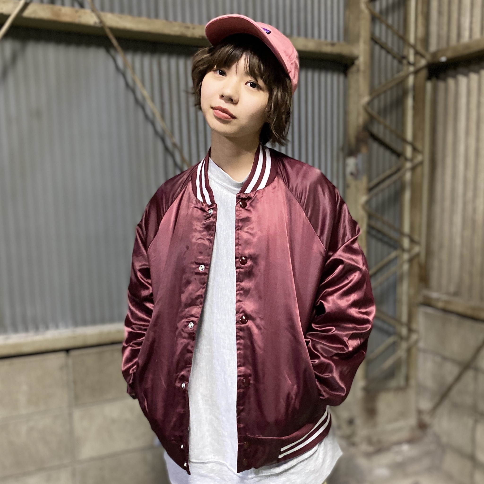 90年代 ビンテージ Chalk Line チョークライン 無地 サテン ナイロンスタジャン アワードジャケット 90s ヴィンテージ ラグランスリーブ ボルドー ワインレッド 赤色 えんじ メンズm 古着 ナイロンジャケット Cave 古着屋 公式 古着通販サイト
