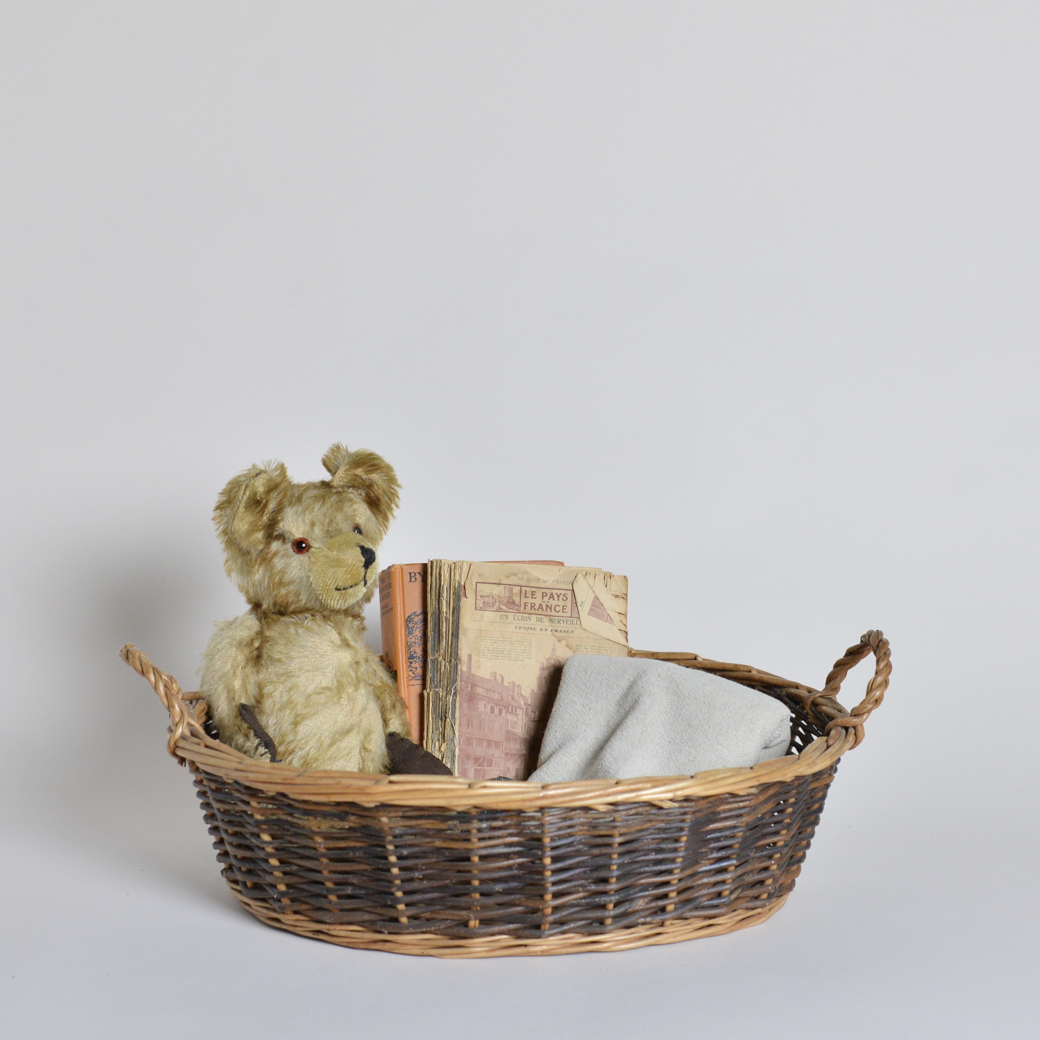 Basket バスケット カゴ 収納 ディスプレイ Trill アンティーク家具と雑貨shabbys Marketplace の姉妹店