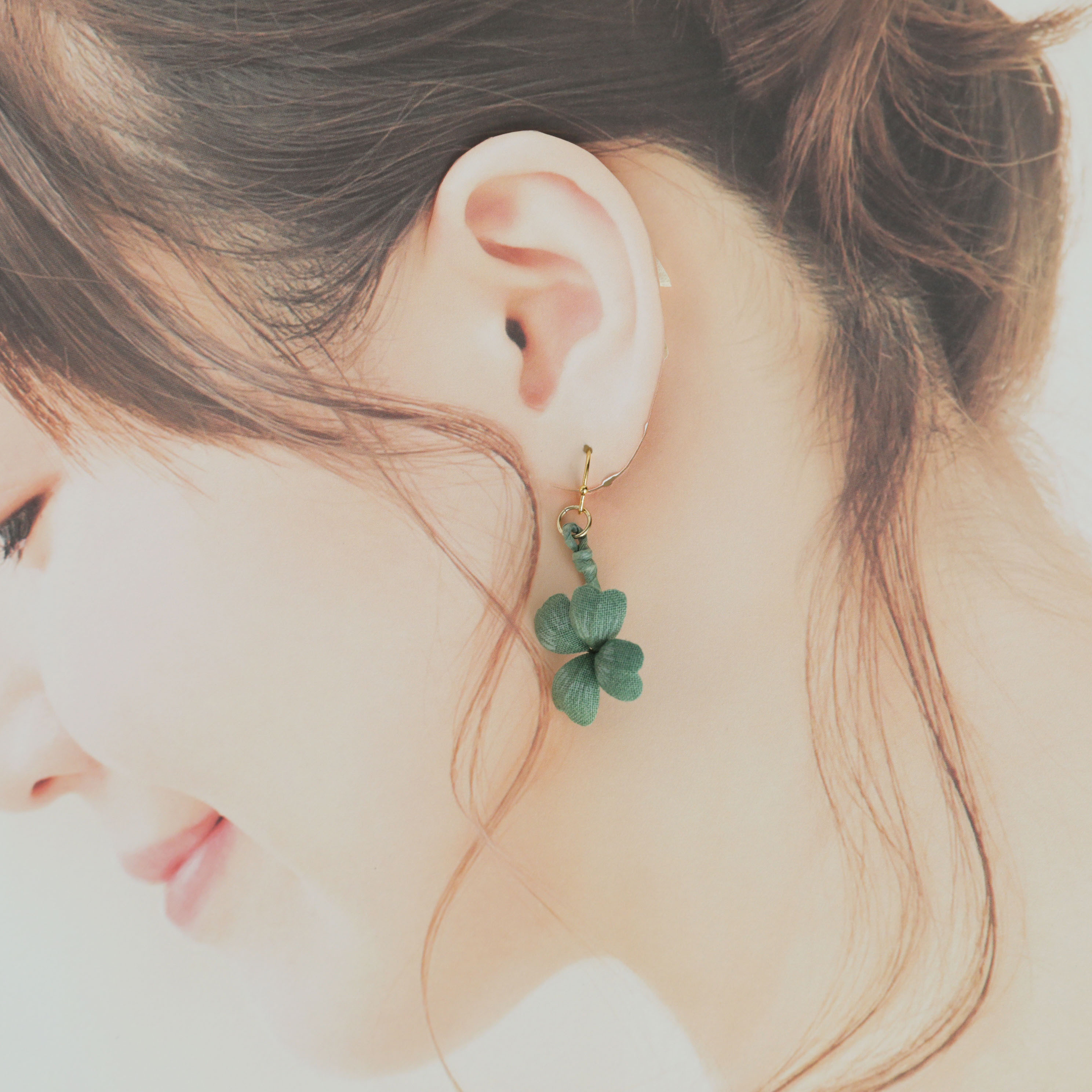 布花 白詰草 ほんのりピンク 四つ葉のクローバー Soelu