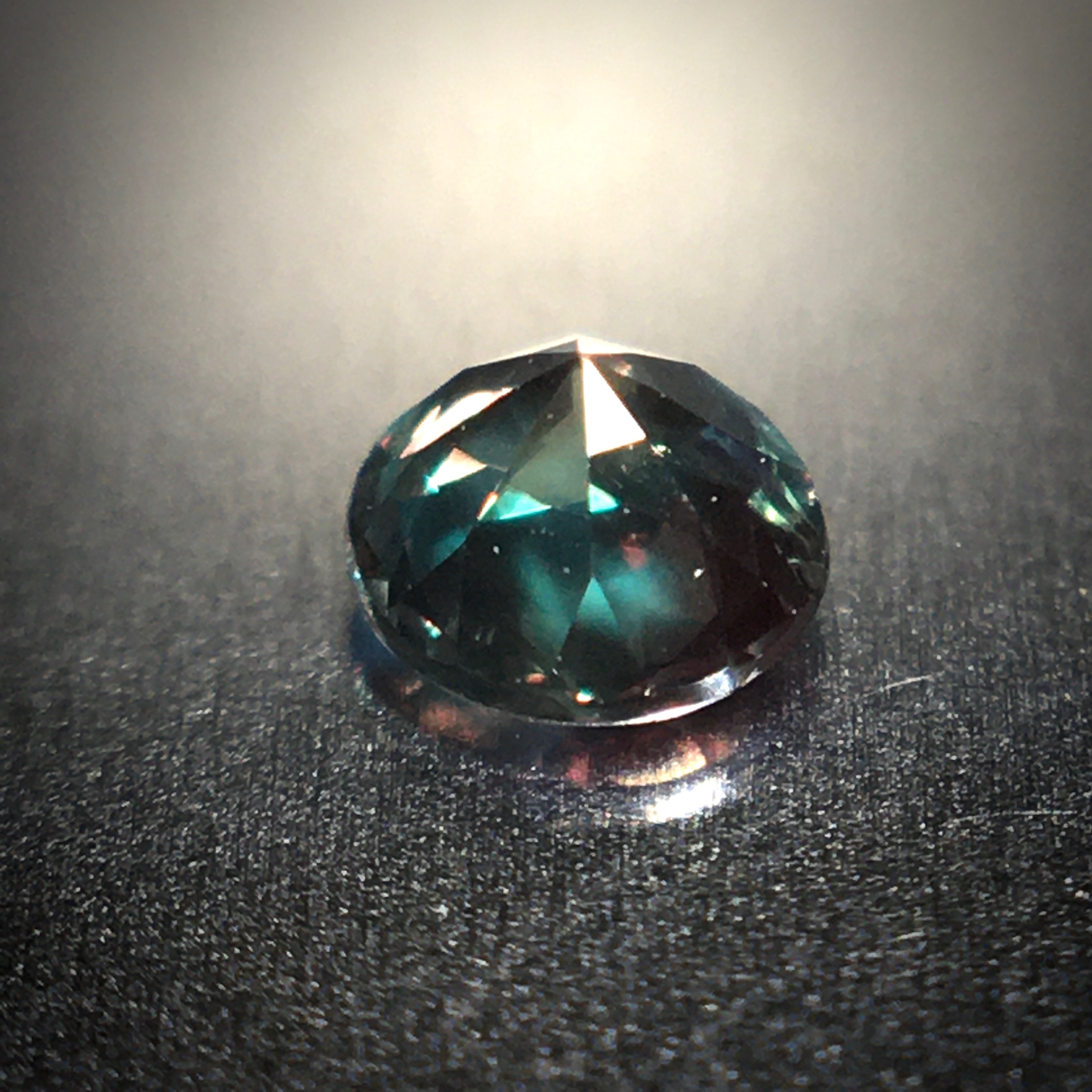 在庫処分特価 鮮やかなカラーチェンジを見せるアレキサンドライト 宝石 ルース ０ ５０ct リアルサープラス Hill Country Visitor Com
