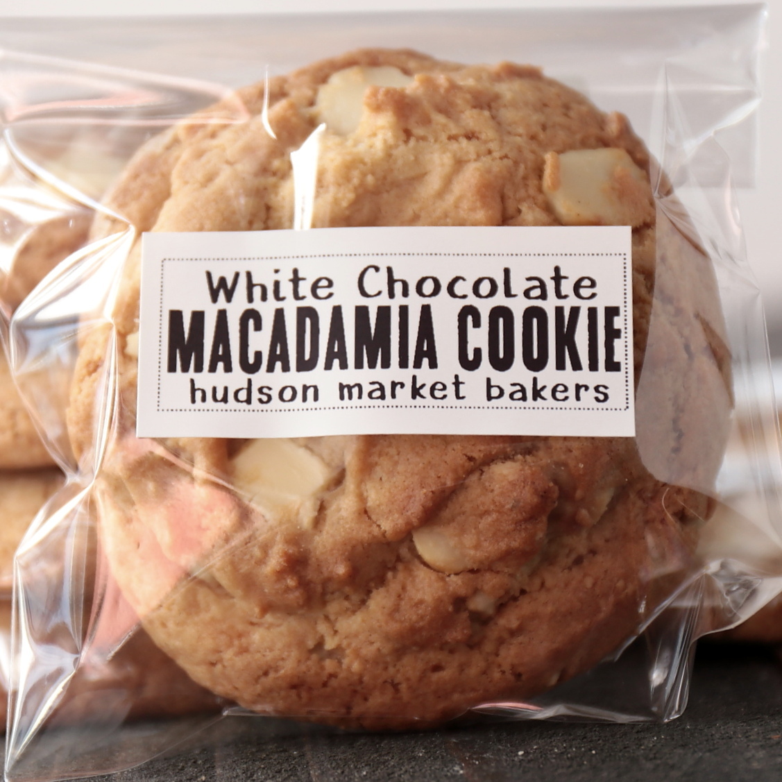 ホワイトチョコ マカダミアクッキー４枚 Hudson Market Bakers