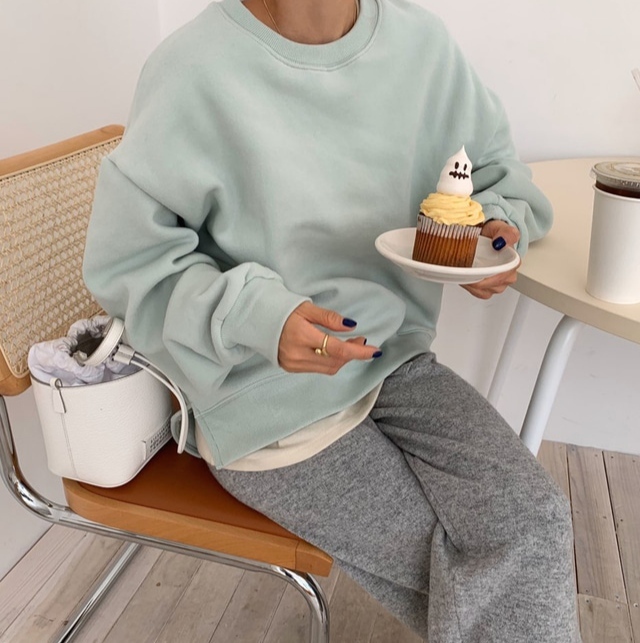 Tops Slit 2colorトップス トレーナー クルーネック オレンジ グリーン パステルカラー サイドスリット 無地 ゆったり おしゃれ キュート 大人かわいい カジュアル シック シンプル 普段使い お出かけ 女子会 ランチ デート暖か 秋冬 Sea Sign Post