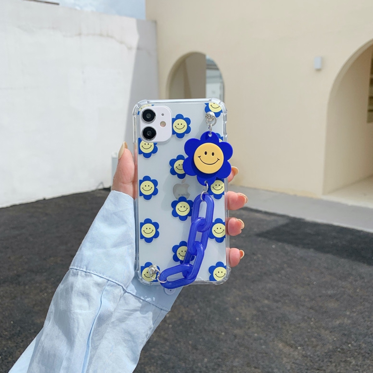 Iphone ケース 韓国 Tpu スマイルフラワーチェーン付きクリアケース クリア 透明 個性的 シンプル カバー ケース 可愛い おしゃれ Iphone7 8 Se2 Iphonex Xs Iphonexr Iphone11 Iphone11pro 12 12mini 12pro 12promax スマホケース 携帯ケース セレクトショップオンリーユー