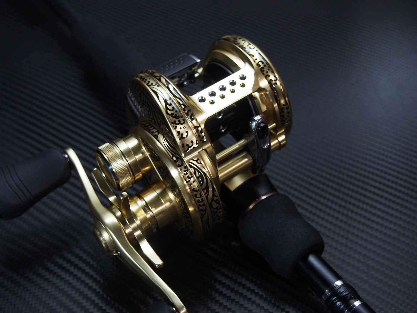 Shimano 14 15カルカッタコンクエスト0シリーズ 用 プロテクションデカールkit 半透明 Wanee S