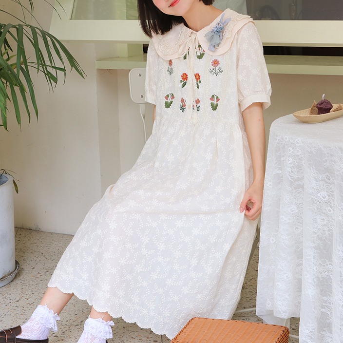 ボタニカル刺繍ワンピース 1698 Lehtia レフティア 淡色レトロなナチュラルスタイル