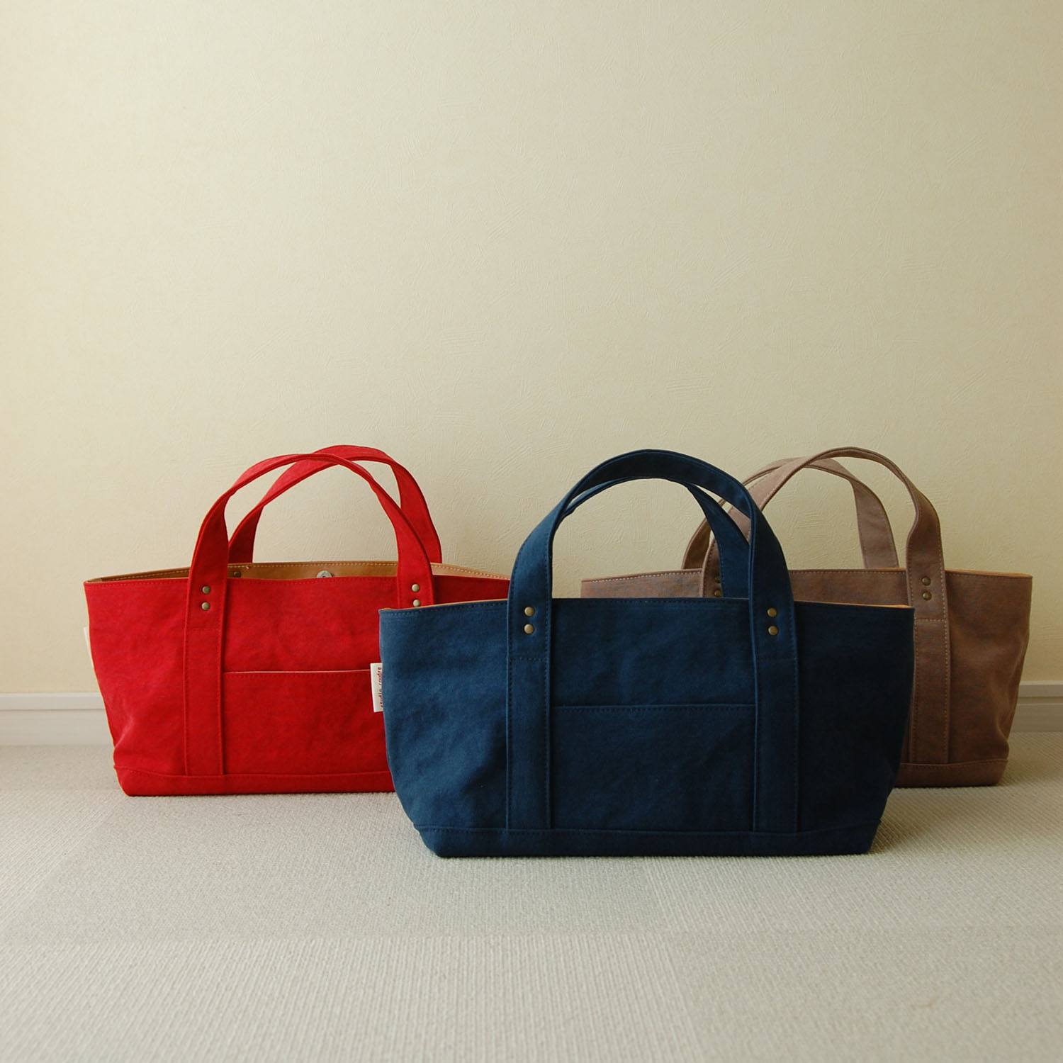 カジュアルでありながら 決して子供っぽくない 大人のためのカジュアルバッグ Base Mag