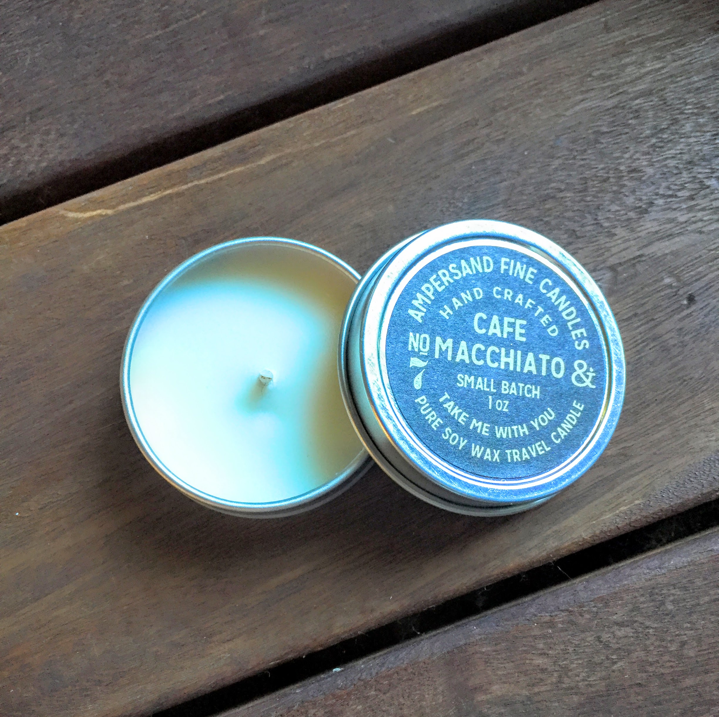 パッケージデザインから一つ一つ全てが手作り ソイワックス100 の優しいトラベルキャンドル Base Mag