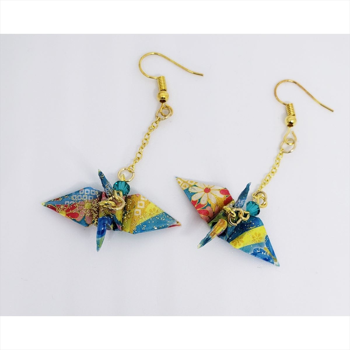 揺れる折り鶴 キラめくピアス Base Mag