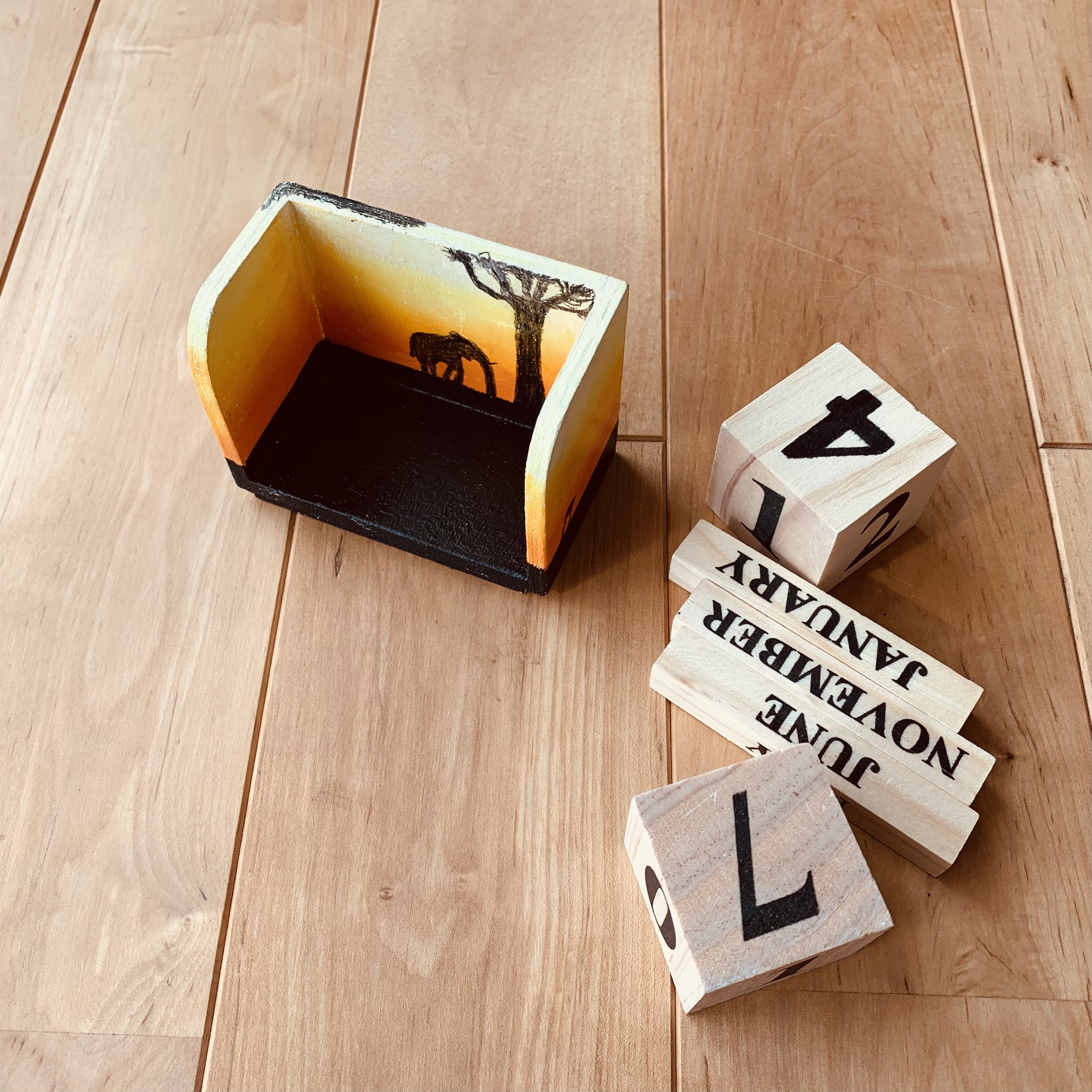 1年中使える かわいい日めくりカレンダー 万年カレンダー Base Mag