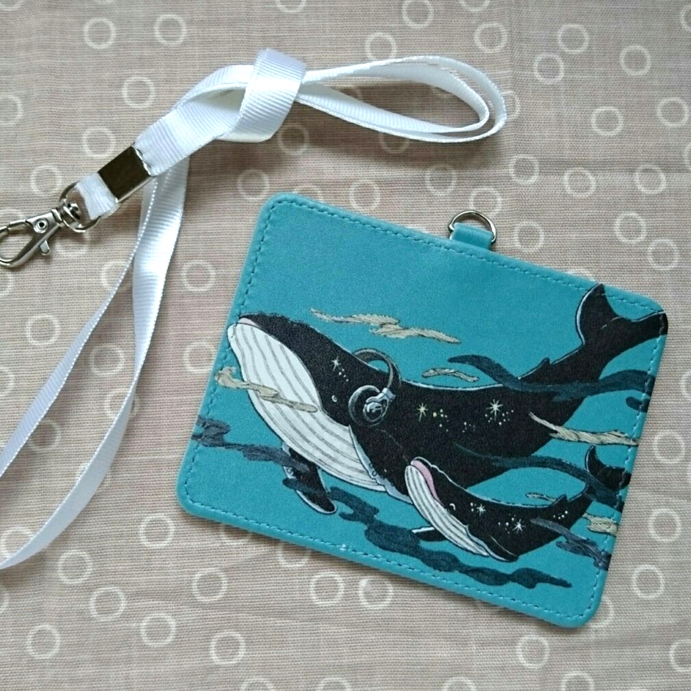 色鮮やかなクジラが可愛い 毎日持ち歩きたいパスケース Base Mag