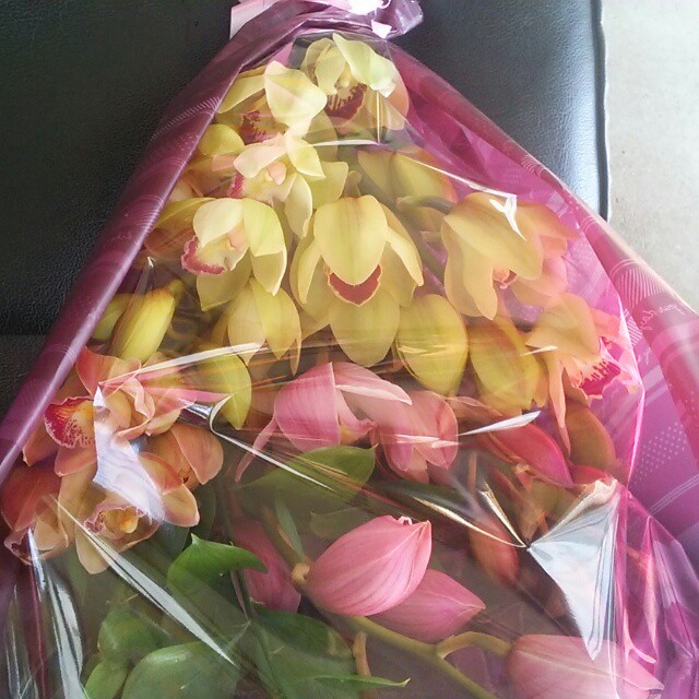 男前なら 女子が喜ぶフレッシュ 長持ちな 花束 くらい渡すべきでしょ Base Mag