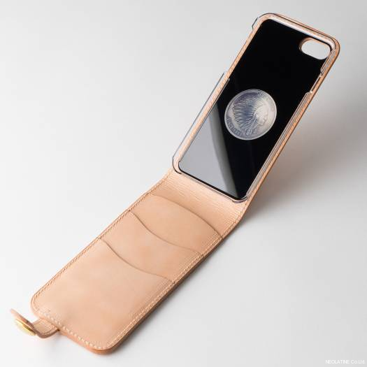 使いやすさ抜群の縦型フリップ手帳型iphoneケース シンプル上品なのも Base Mag 使いやすさ抜群の縦型フリップ手帳型iphoneケース シンプル上品なのも Base Mag