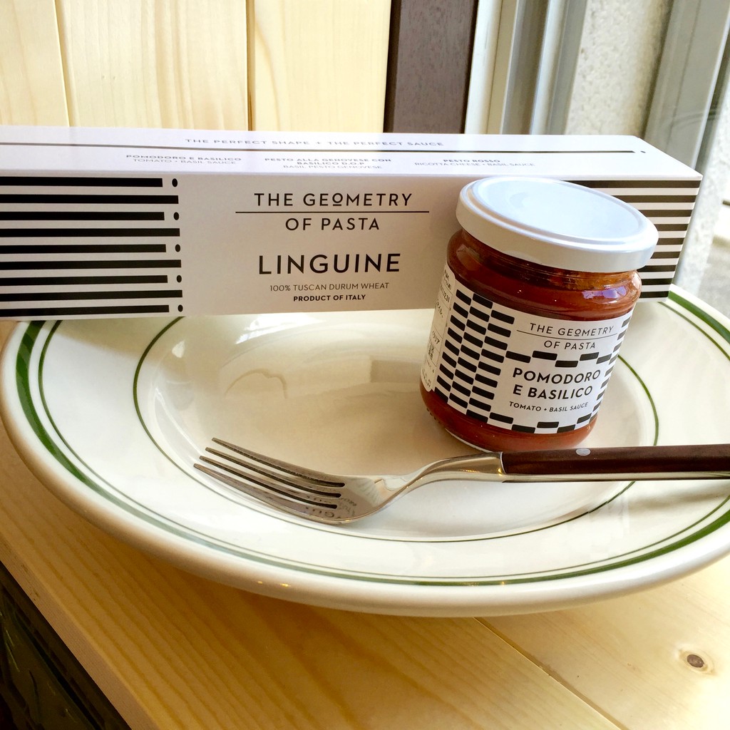こんな食器欲しかった シンプルだけど縁のラインが綺麗な厚手のディナープレート Base Mag