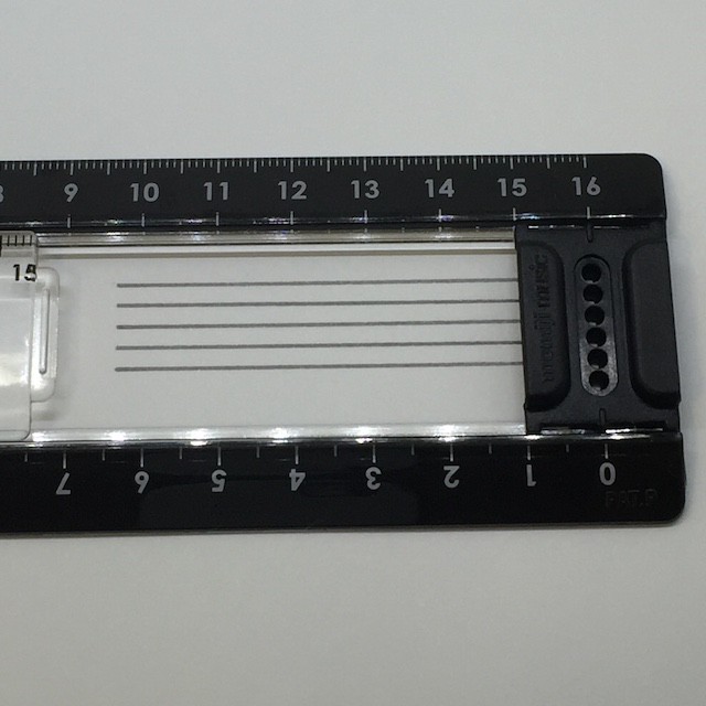 平行線が簡単に引ける新しいスタイルの定規 Base Mag