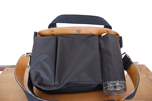 お散歩にちょうど良いサイズ ショルダーとしても使える2wayショルダートートバッグ base mag