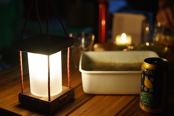 キャンプで活躍 お子さまにも安心のledランタン Base Mag