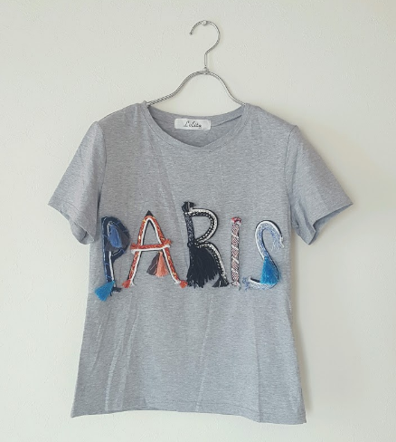 注目 女性らしくカジュアルを楽しめる刺繍tシャツ Base Mag