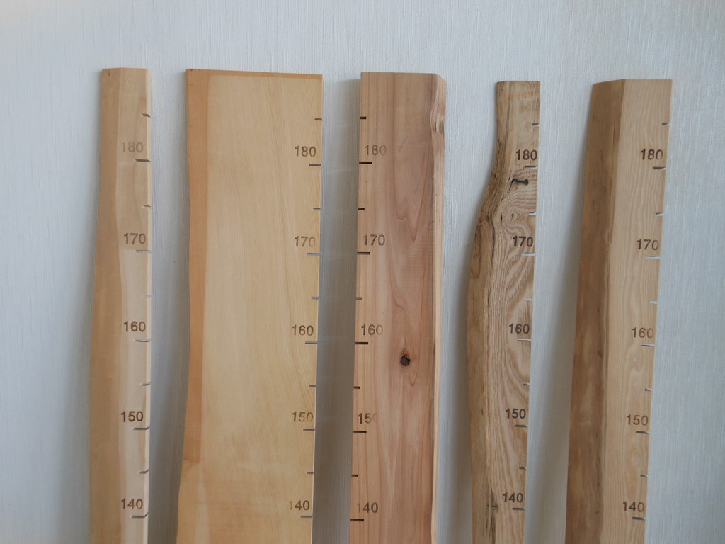木製身長計 背くらべ で子供の成長を木に残しませんか Base Mag
