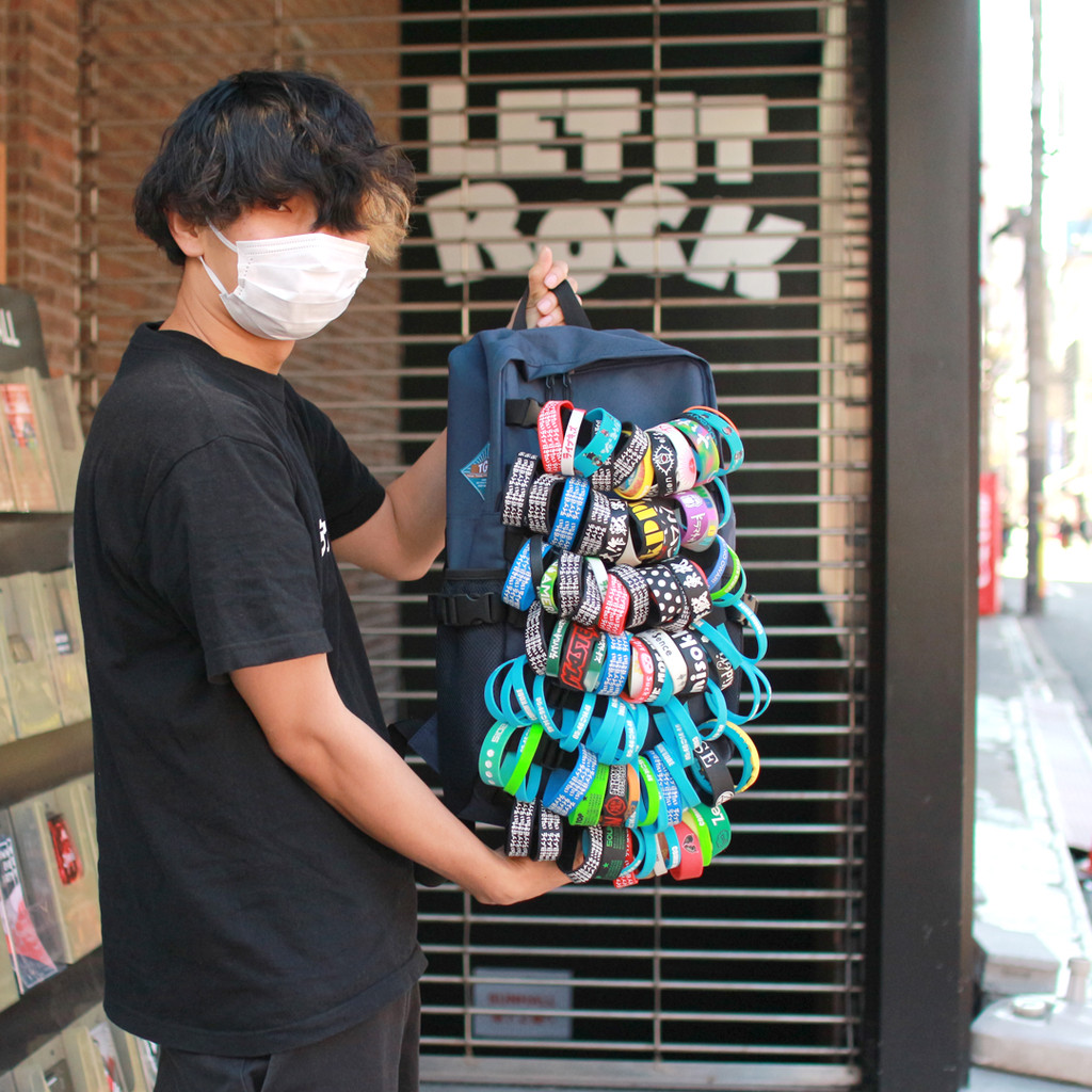 ブランド初コラボのリュックはライブやフェスで必須のグッズを思いっきりディスプレイできるアレ Base Mag ブランド初コラボのリュックはライブやフェスで必須のグッズを思いっきりディスプレイできるアレ Base Mag
