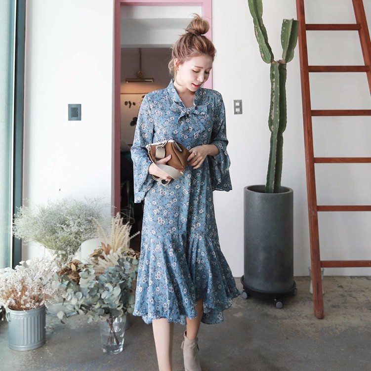 ノスタルジックな色合いが可愛い 花柄で春らしさ満点のロングワンピ Base Mag