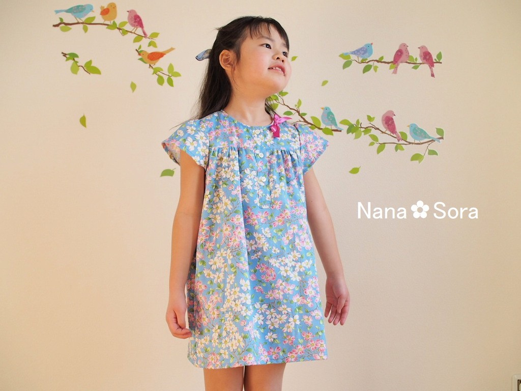 春が待ち遠しくなるハナミズキの花柄キッズワンピース Base Mag