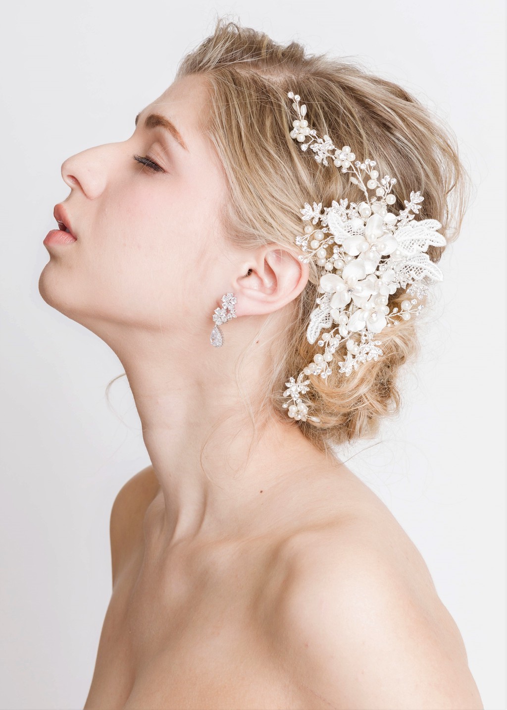 可愛い にも キレイ にも 自分らしさを演出するブライダルヘアアクセサリー Base Mag