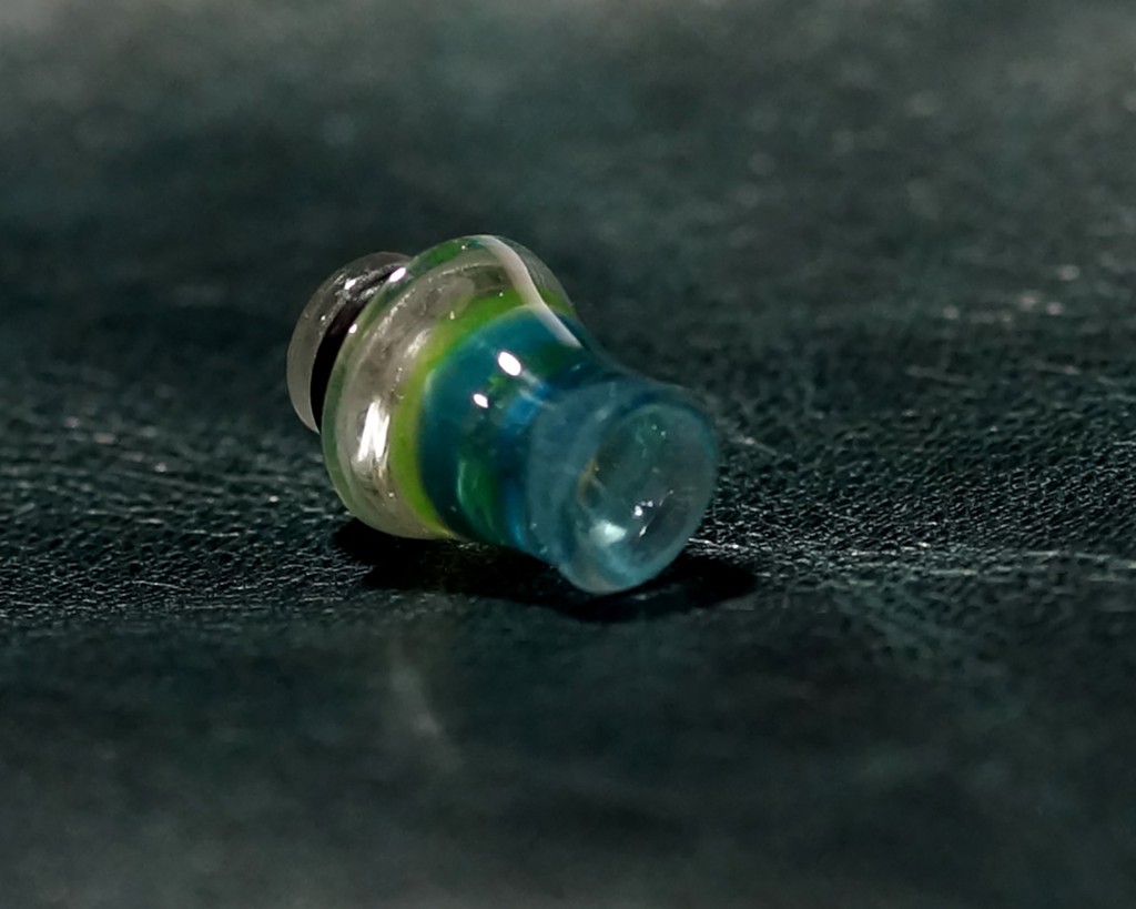 電子タバコをカスタマイズ 気分に合わせてカラフルなドリップチップを Base Mag