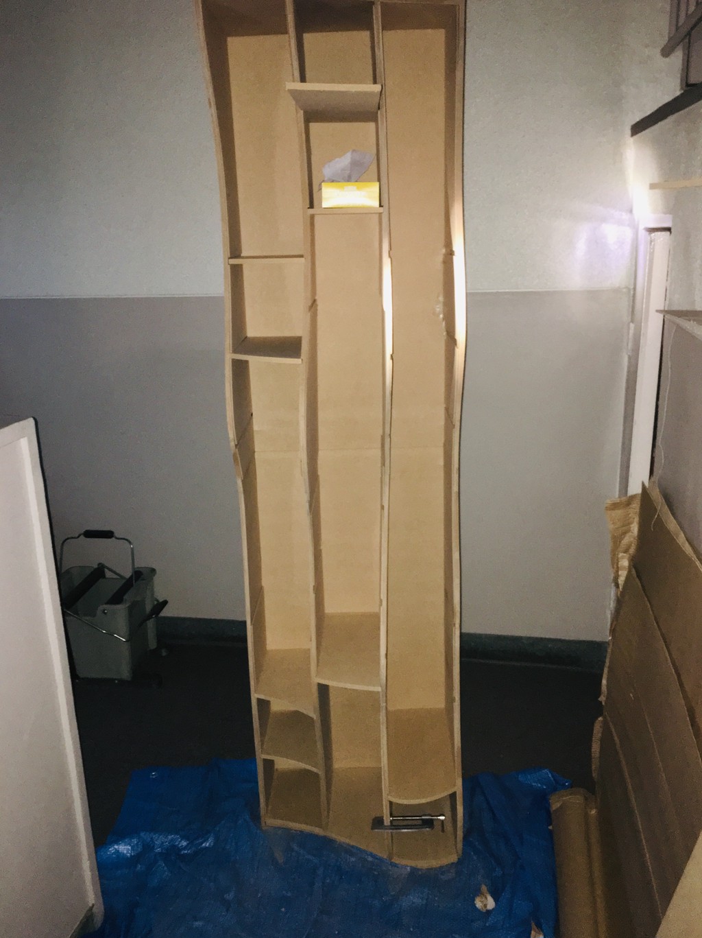 キッチン可動棚作成中 棚板もっと厚めが良かったかも インパクト