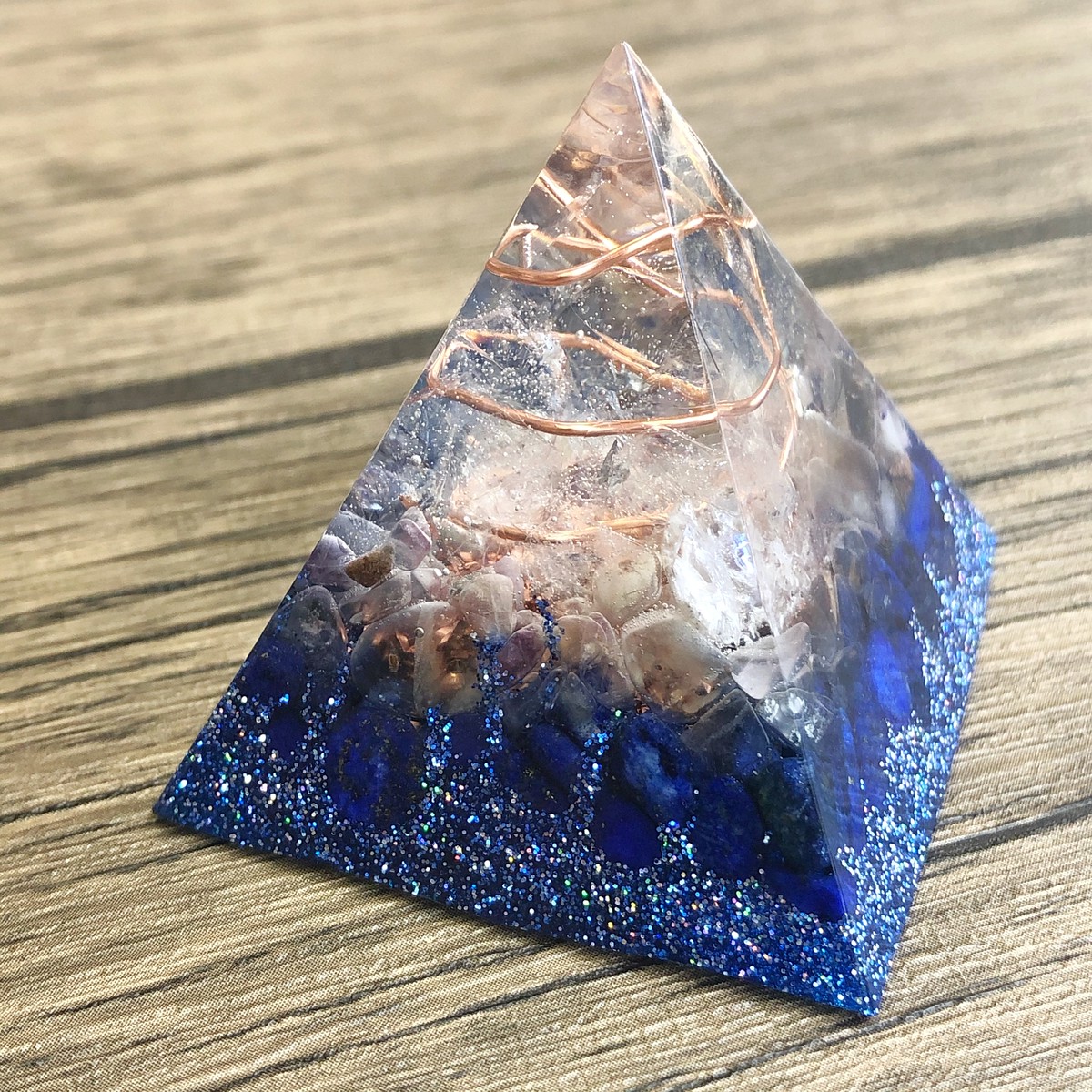 ピラミッド型オルゴナイト ラピスラズリ フローライト | オルゴナイト 通販 天然石雑貨屋 毘殊 −Bijyu−