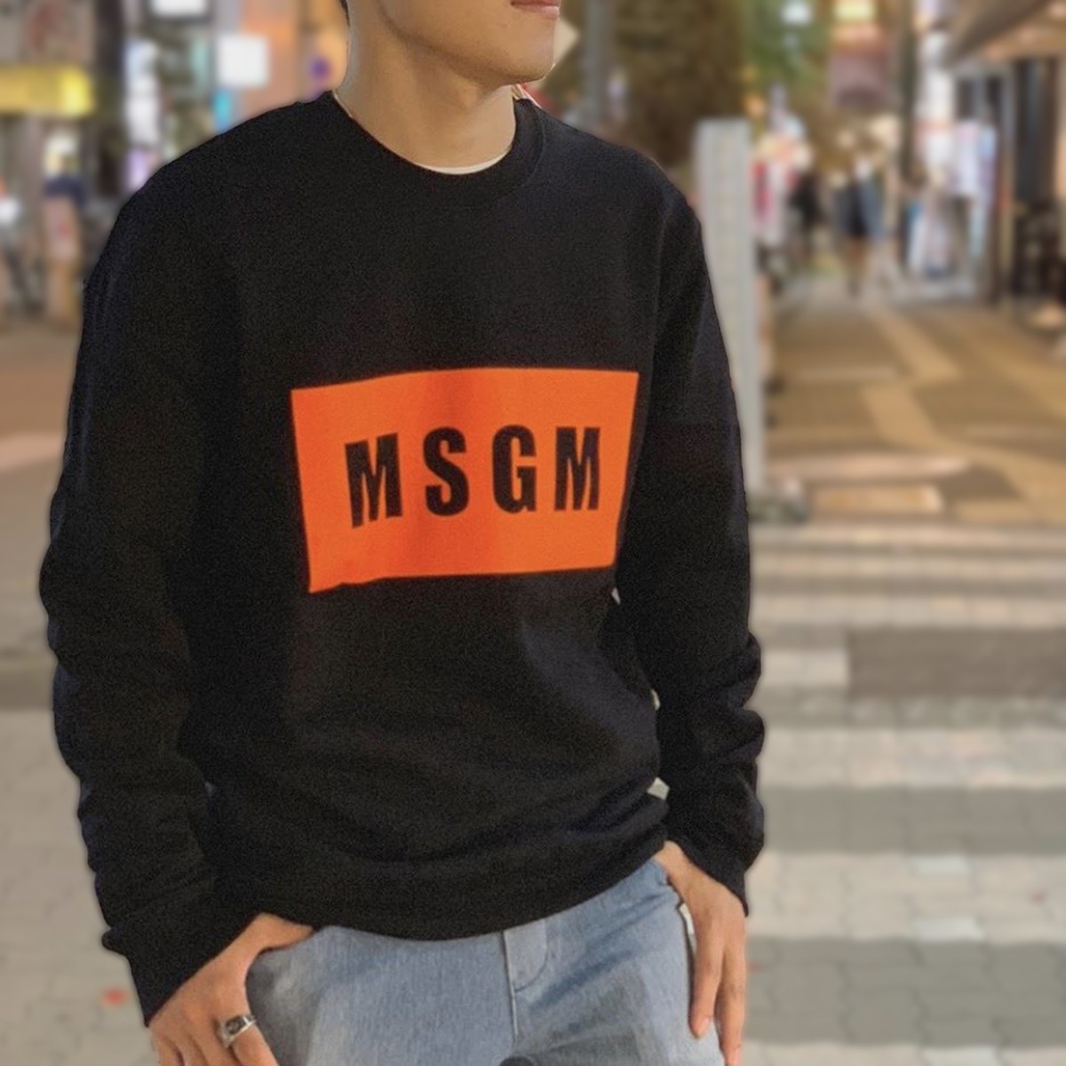 Msgm エムエスジーエム ロゴスウェットシャツ 2740mm68 ブラック オレンジ トレーナー メンズ Brillante ブリランテ