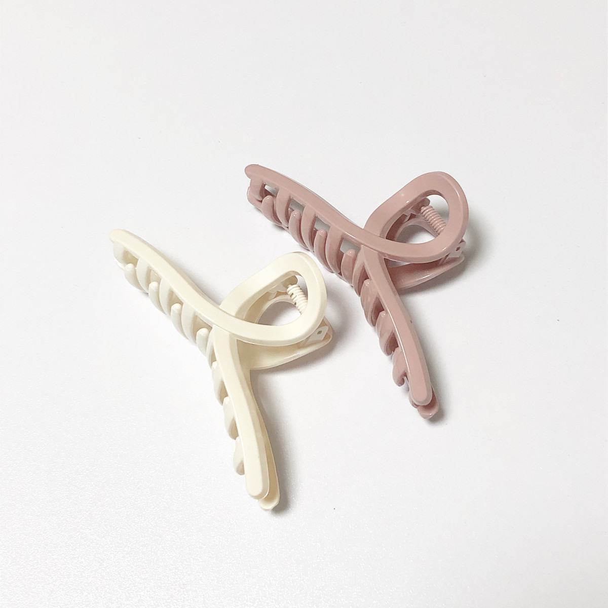 激安の 大人気 Anthropologie Brenda Hair Clip お洒落 ヘアクリップ 保障できる Www Premiervbleague Com