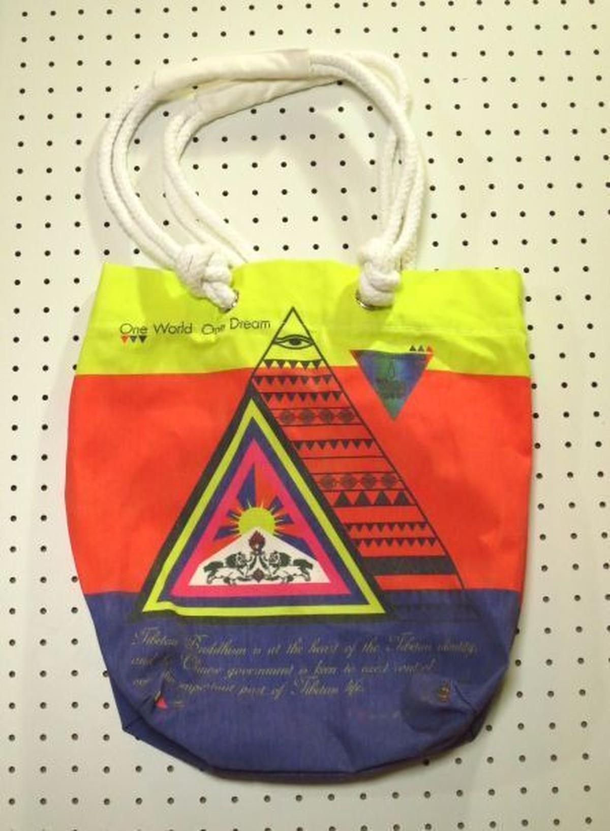 チベット国旗柄トートバッグ Cliff カラフルデザインバッグ Free Tibet 輸入アパレル 海外ファッションの ｎａｙｅｆｓ ネイエフス