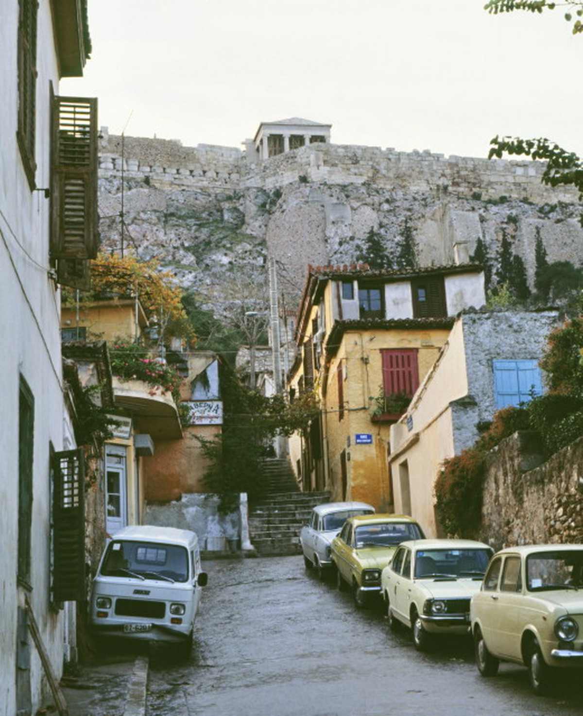 ギリシャ アクロポリスに沿って建つアテネの町並み Greece View Of Athens Around Acropolis Yumemirutanuki