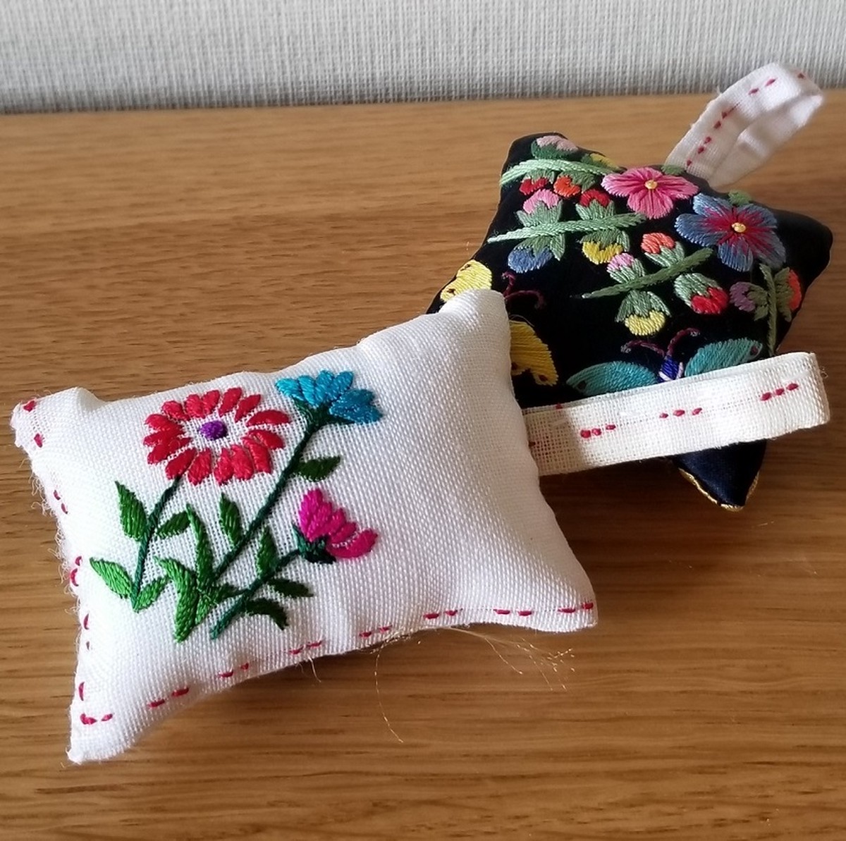 手縫いの花刺繍ピンクッション Otona Joshi Seoul