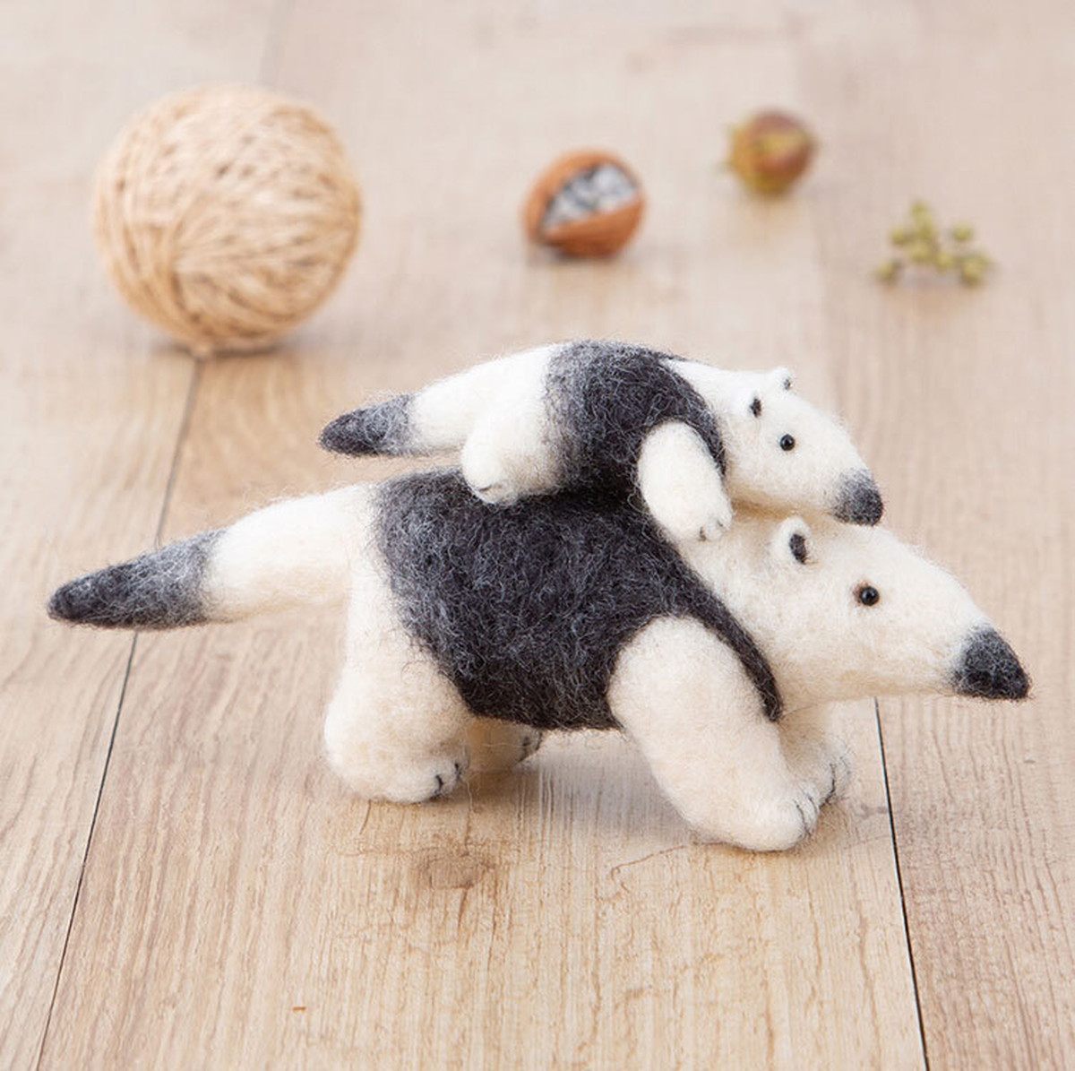 アリクイ親子のマスコット手作りキット フェルト手芸で作る獺のぬいぐるみ 自由研究 おうち時間 ハンドメイド ミナミコアリクイ Hm H441 562 幸せデリバリー リングピローなどの結婚式アイテム 手芸用品の通販