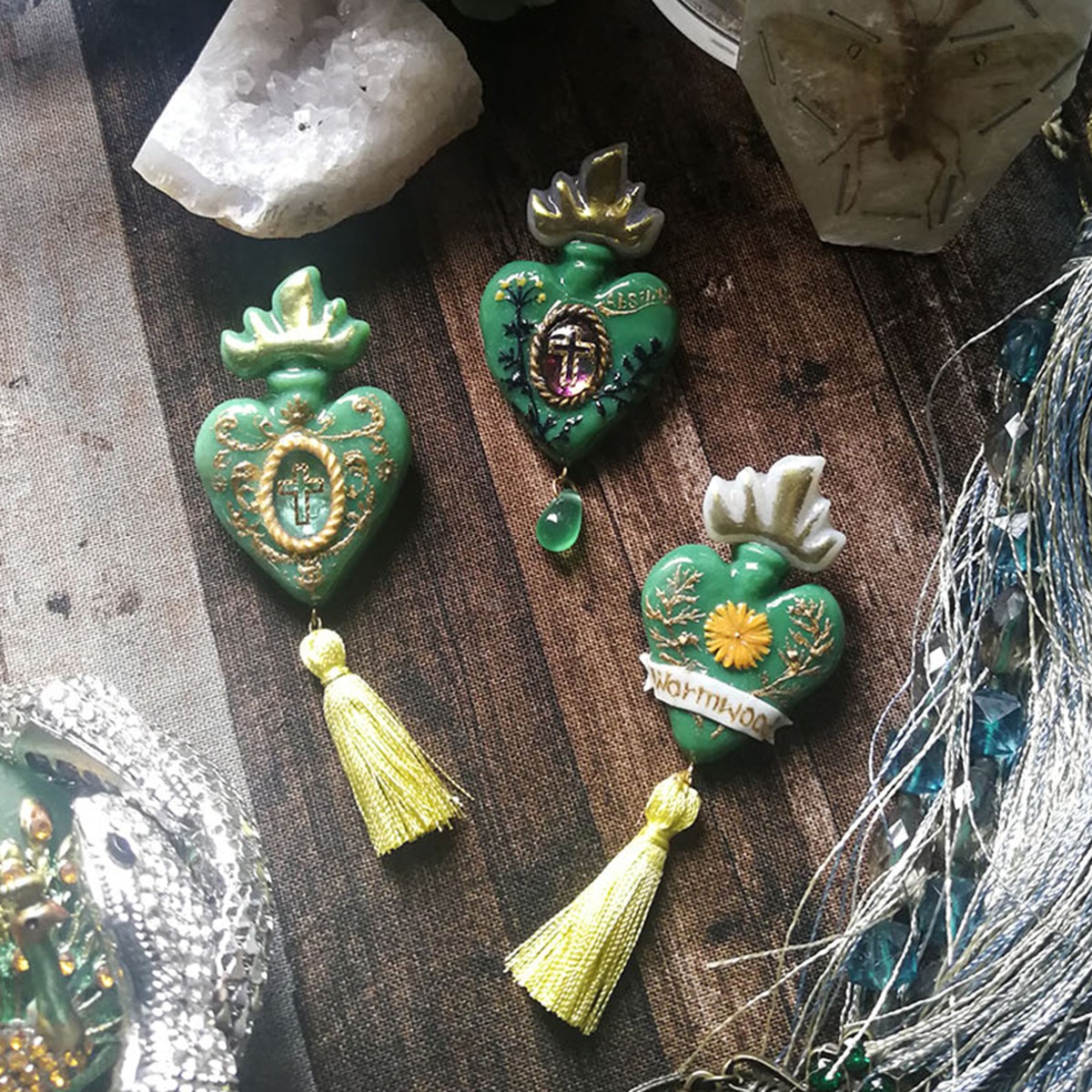 Monomerone Tiny Sacred Heart Kiri To Ribbon