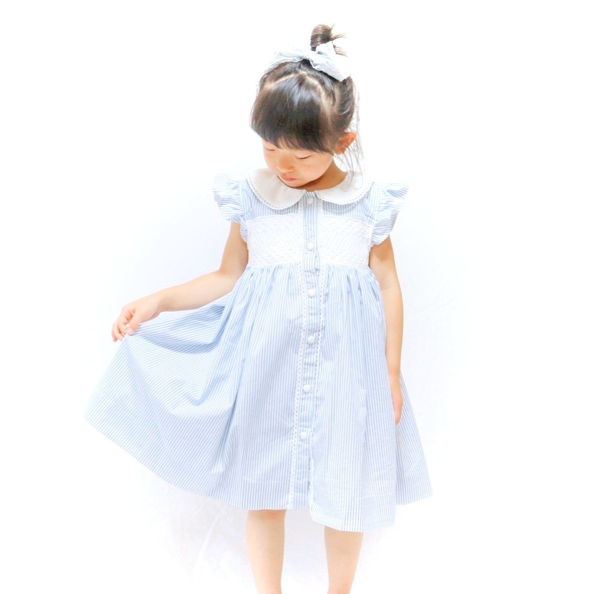 再再再販スモッキングワンピース 水色 ストライプ Heart Spring スモッキングワンピースと可愛い子供服