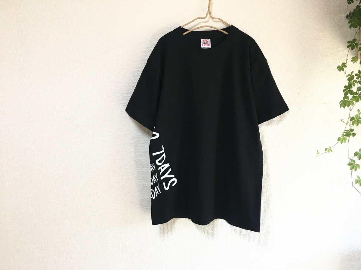 24 7ロゴサイドプリント メンズｔシャツ ブラック メンズs Xl ユニセックス プリント ロゴ デザインtシャツ Tシャツ パーカーブランド 24 7graphics