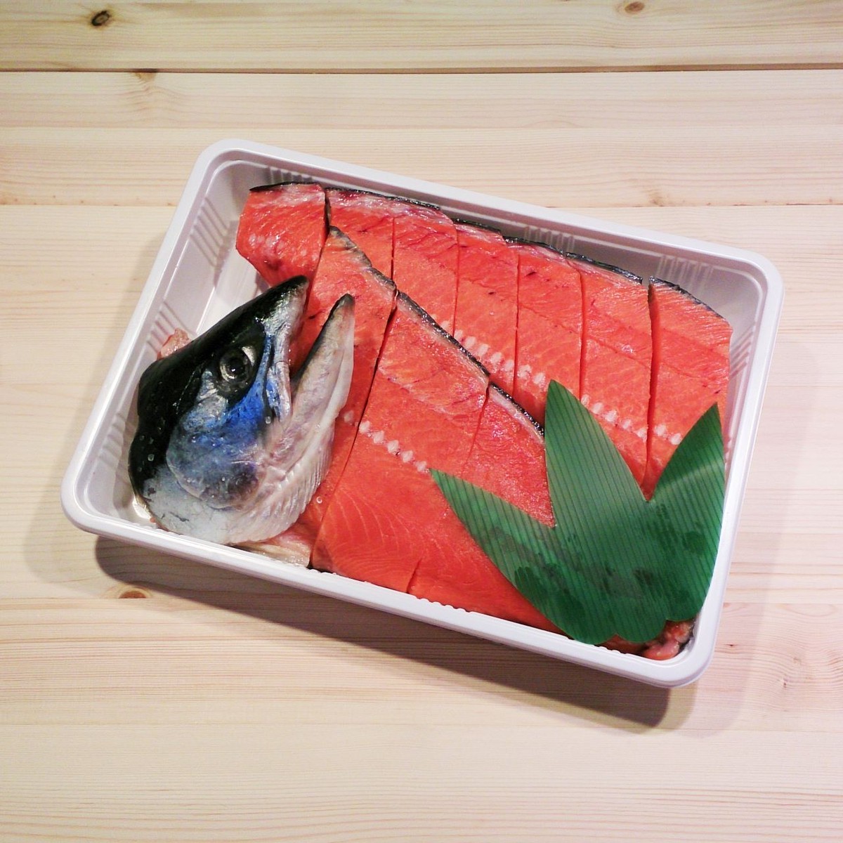 紅鮭 半身切身パック 甘塩 中サイズ Hakosyoku