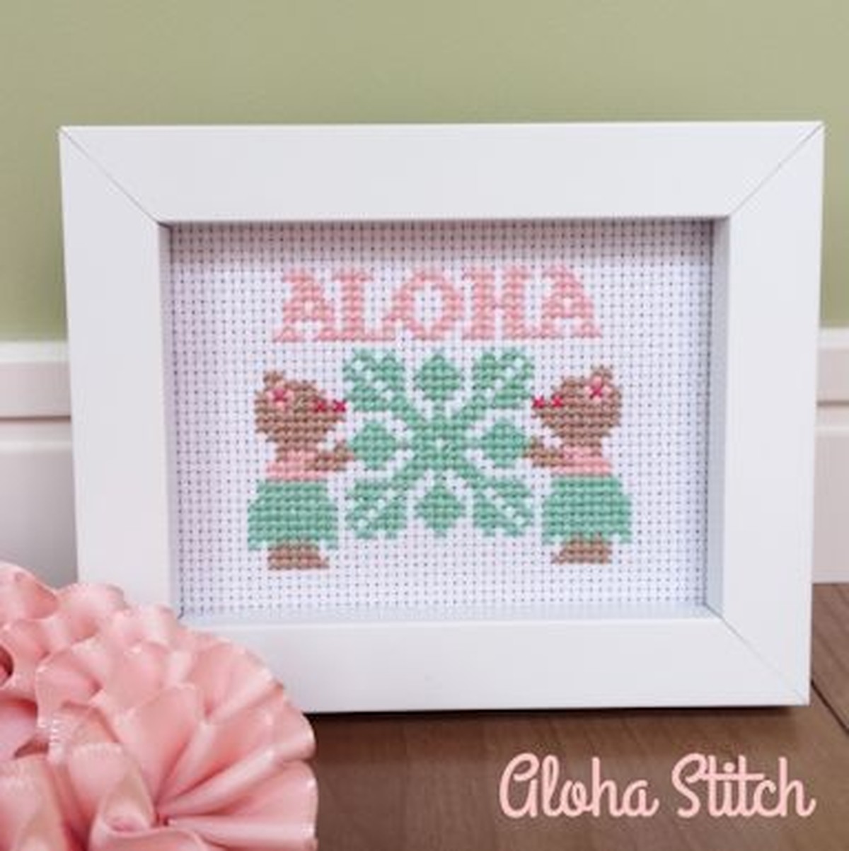 図案 小さなハワイアンキルトとフラベア Aloha Stitch クロスステッチのお店